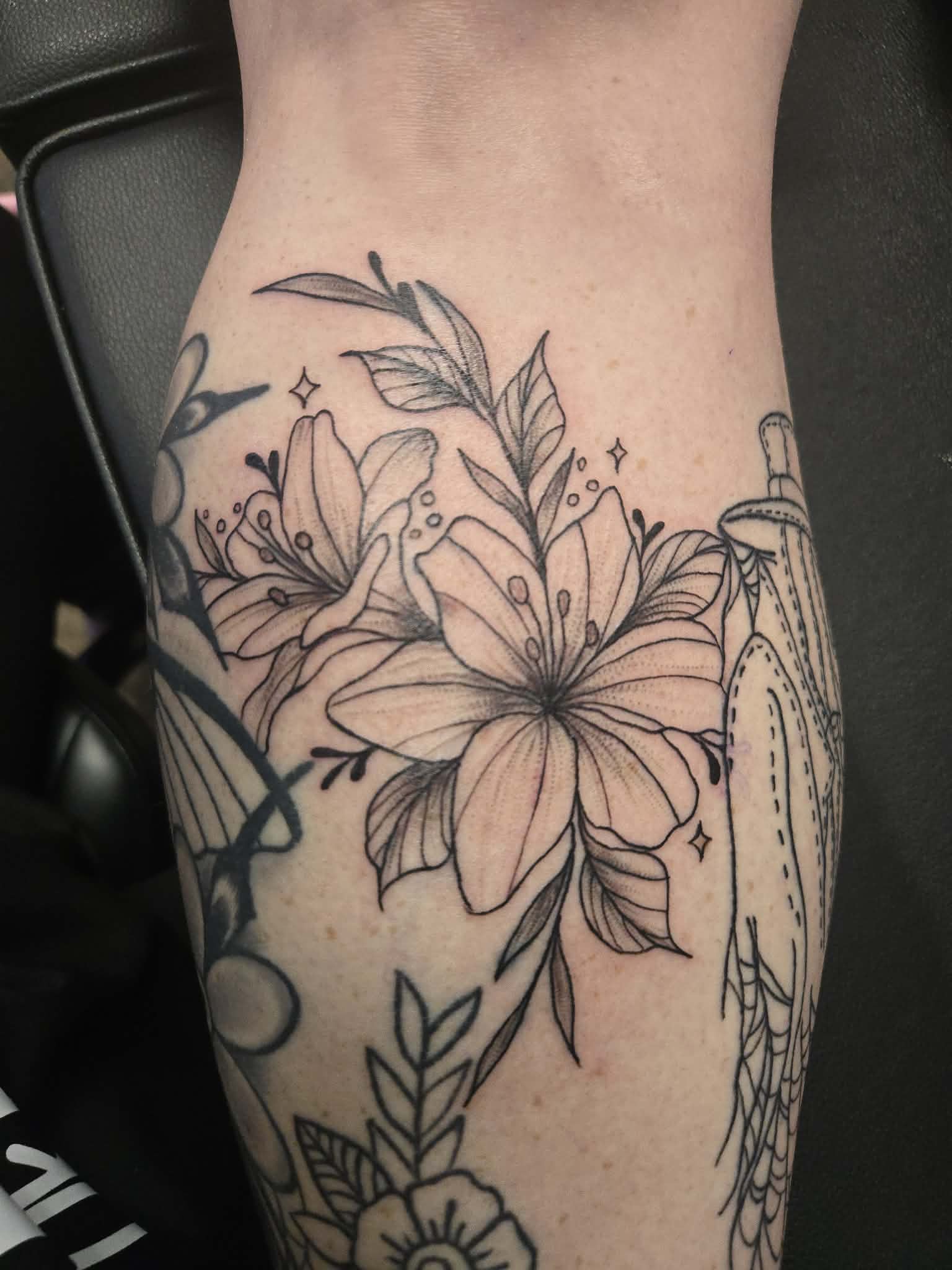 Clean line flower